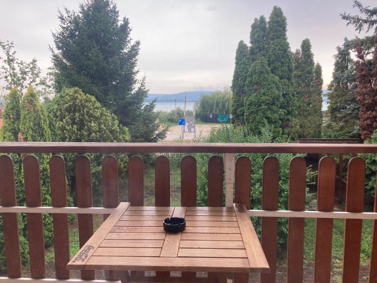 Sunset Beach Apartman Balatonfuzfo Exterior photo