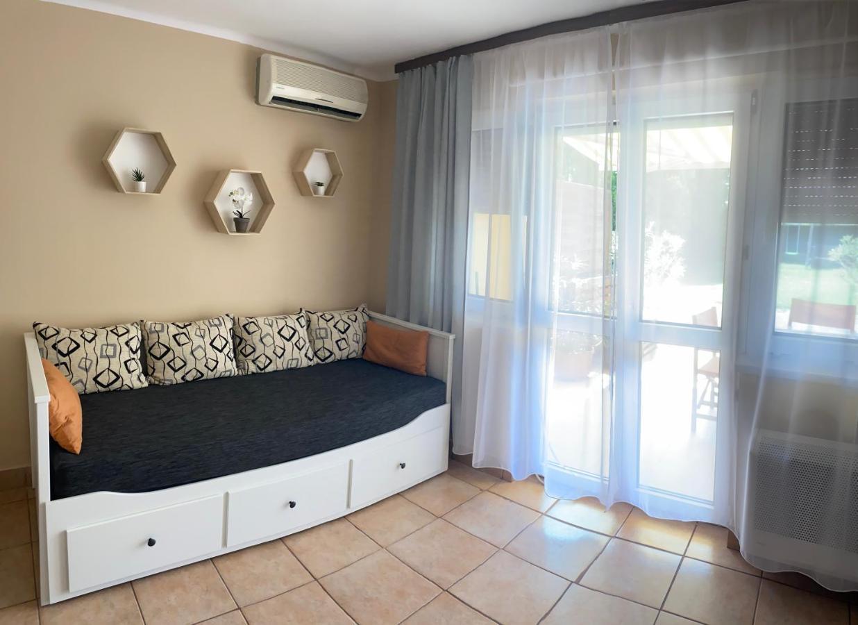 Sunset Beach Apartman Balatonfuzfo Exterior photo